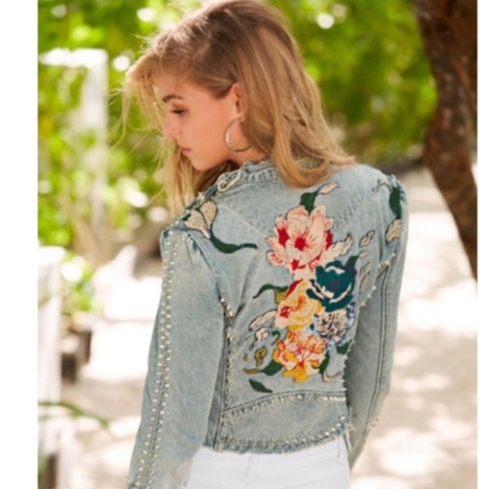 Blank NYC embroidered studded jean jacket sz M